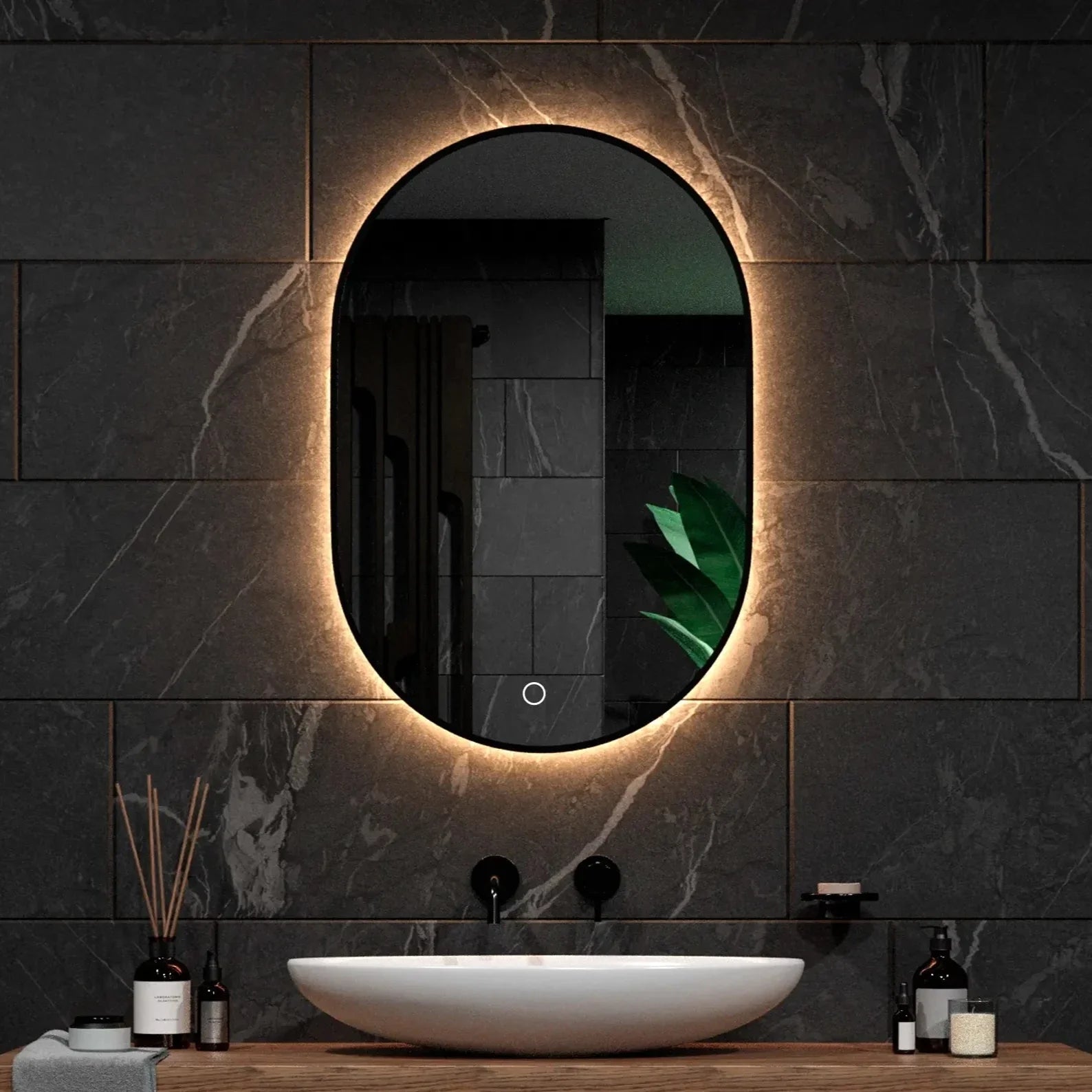 Badrumsspegel - 90x60cm Oval - Svart Ram