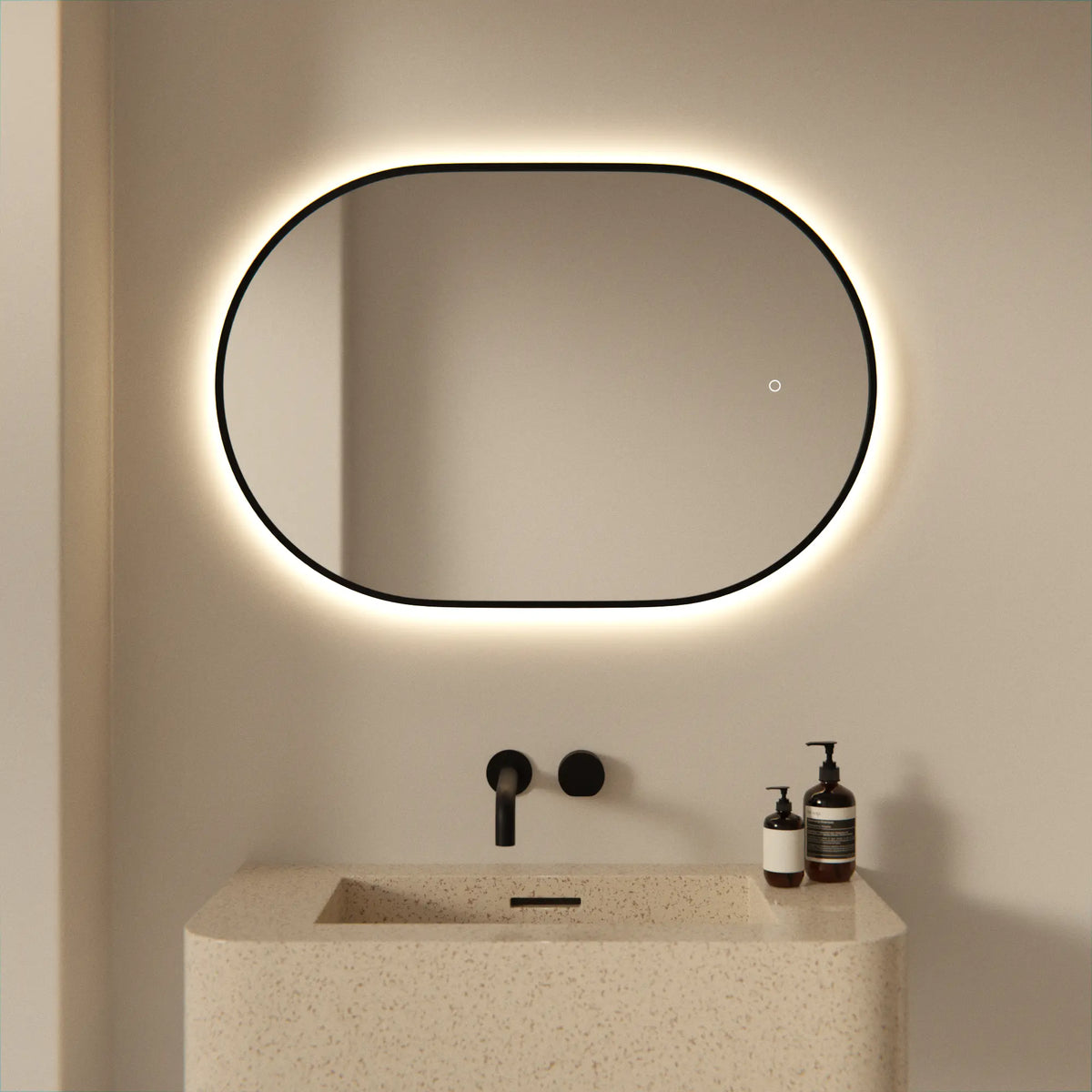Badrumsspegel - 90x60cm Oval - Svart Ram