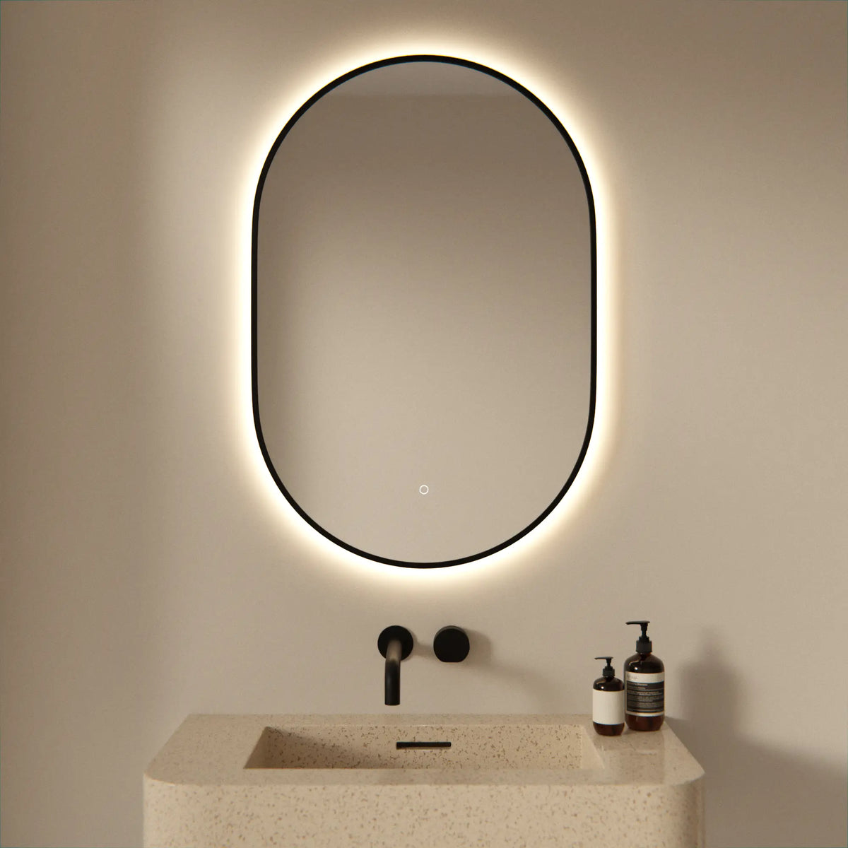Badrumsspegel - 90x60cm Oval - Svart Ram